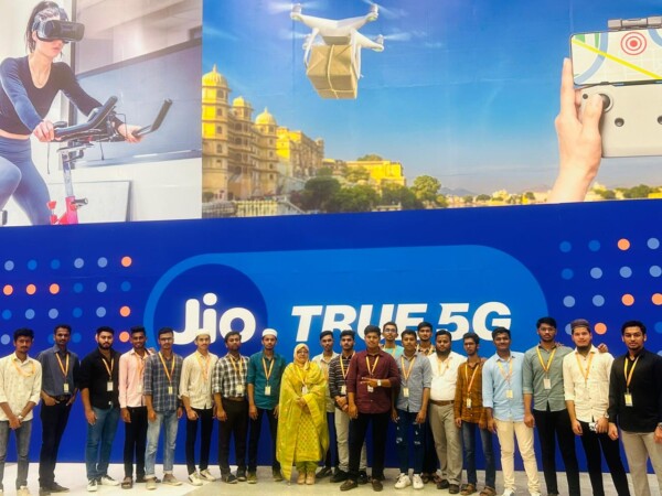 AIKTC Students visit at JiO (4)